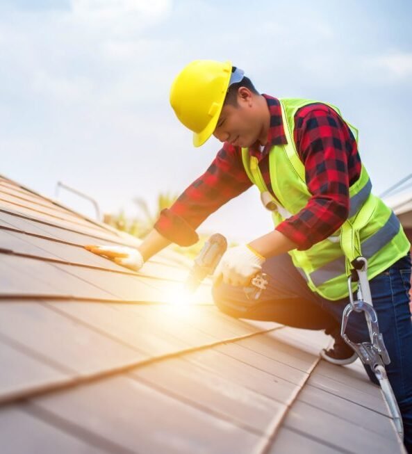 Residential Roofing Contractor 1 980x654 1 E1748026509737